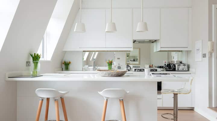 Super Sleek Apartment On Kensington High Street