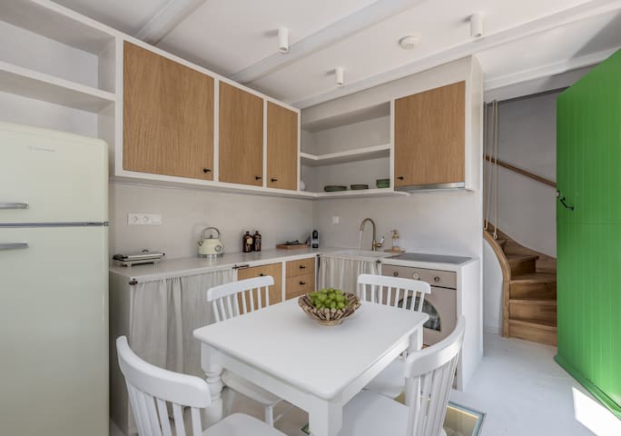 KLIMA BAY Beachfront Boutique Houses (Green)