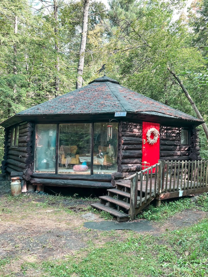 Cozy Cabin with a Stream Cabins for Rent in Saint Johnsbury, Vermont