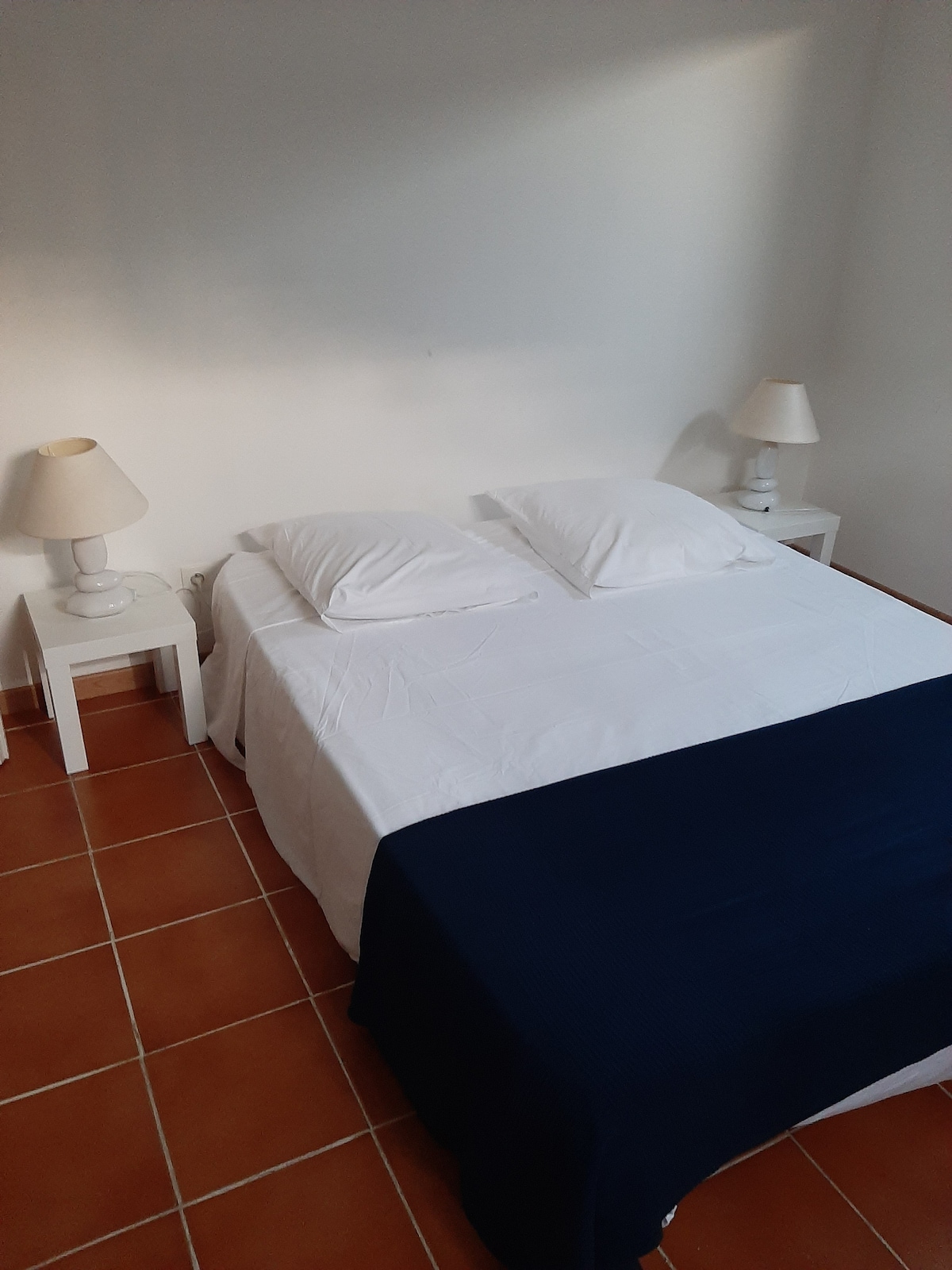 ห้องนอน 2 ห้องอยู่ชั้นแรก 