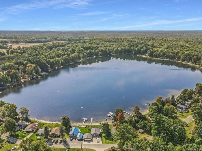 Little Sand Lake's Peaceful Cottage Cottages for Rent in Grant, Michigan, United States Airbnb