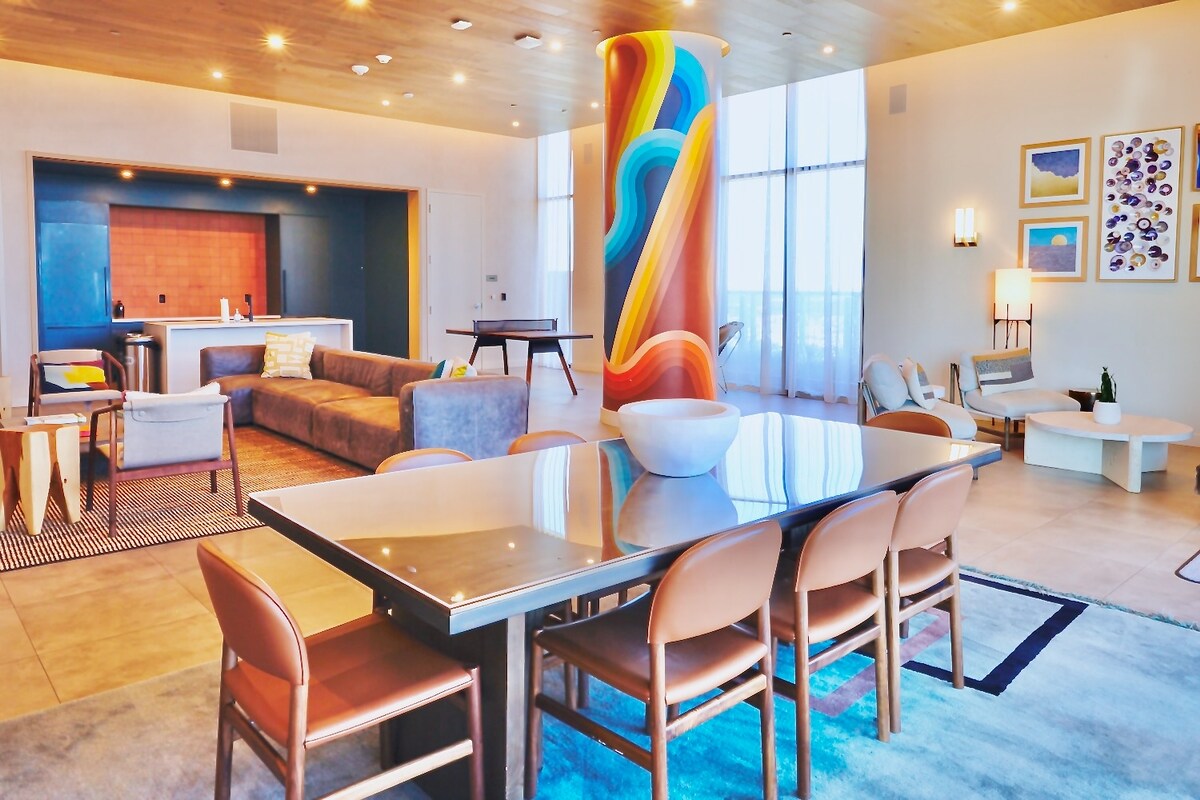 Luxury condo w/Balcony, Rooftop Pool, Rainey St