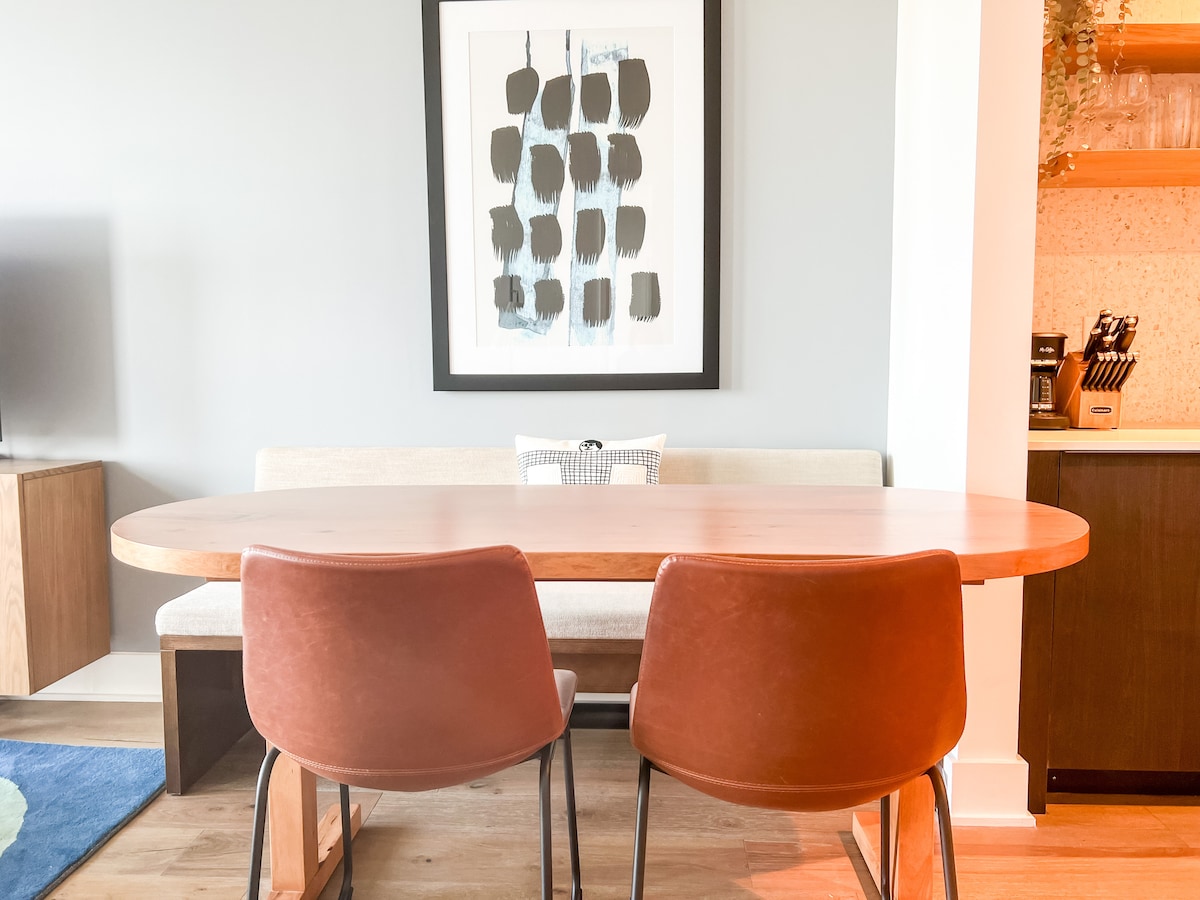 Luxury condo w/Balcony, Rooftop Pool, Rainey St