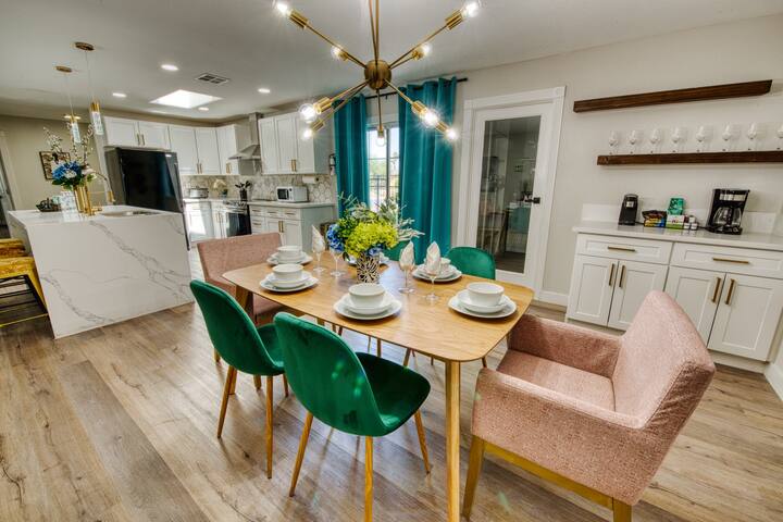 Romantic, Luxury Home w/Pool & BBQ Mins 2 LV STRIP gallery image 4