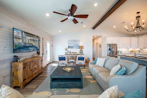 Top performing Airbnb: Agua Vista Waterfront Paradise/Hot Tub/Fish/Kayaks in Jamaica Beach