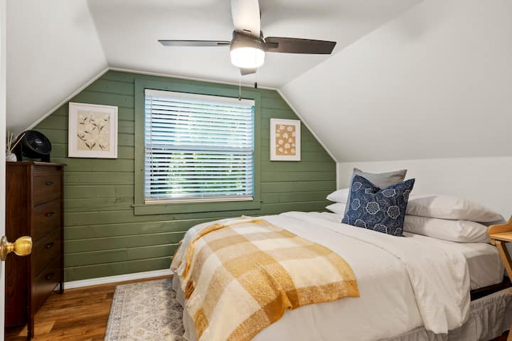 Надворешна спална соба - брачен кревет (широк 150-179