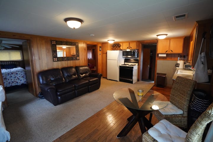 2 Br Cottage On The Lake - Houghton Lake, MI