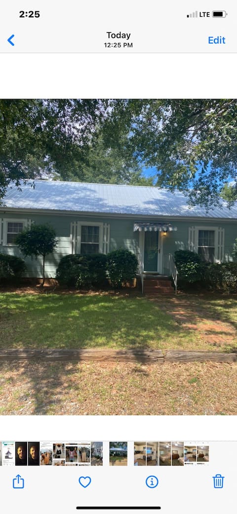 Charming country cottage 2 BR/ 1ba