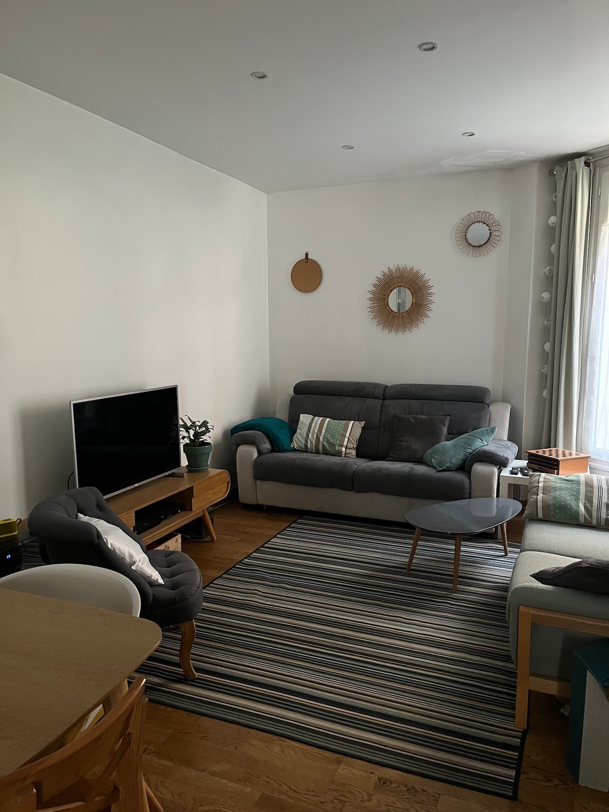 Successful Airbnb property: PARIS; Fontenay Close to metro and Bois de Vincennes in Fontenay Sous Bois