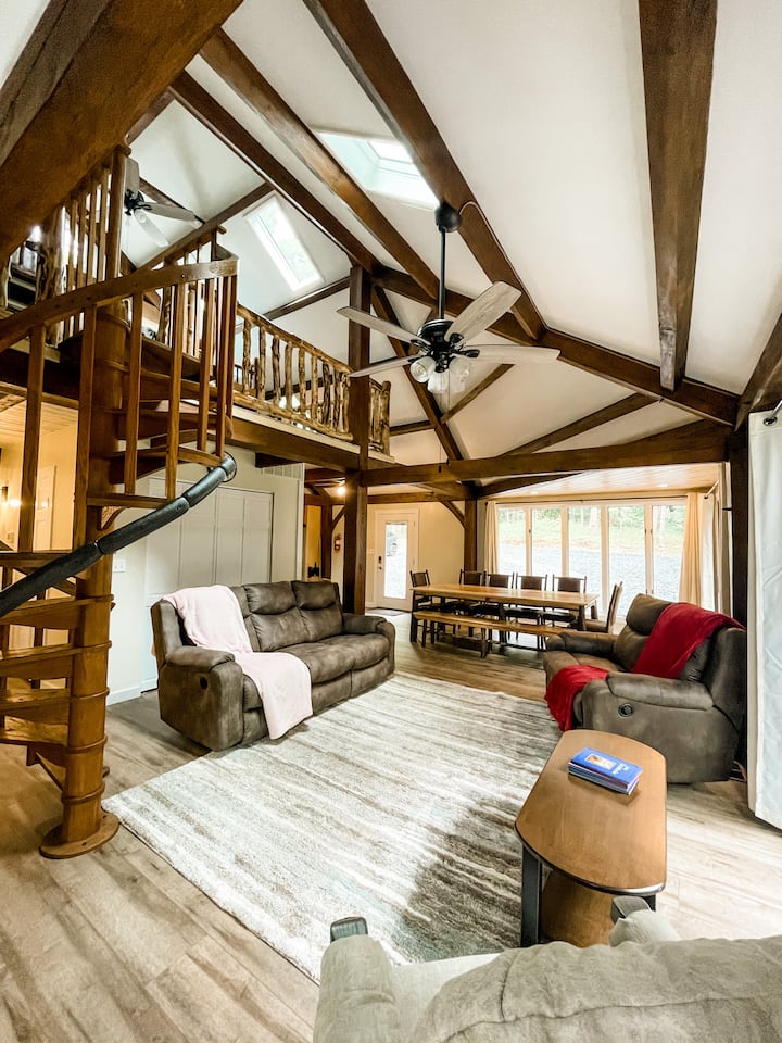 Thunder Hill Retreat - Spacious/deck/hot Tub - Pensilvania