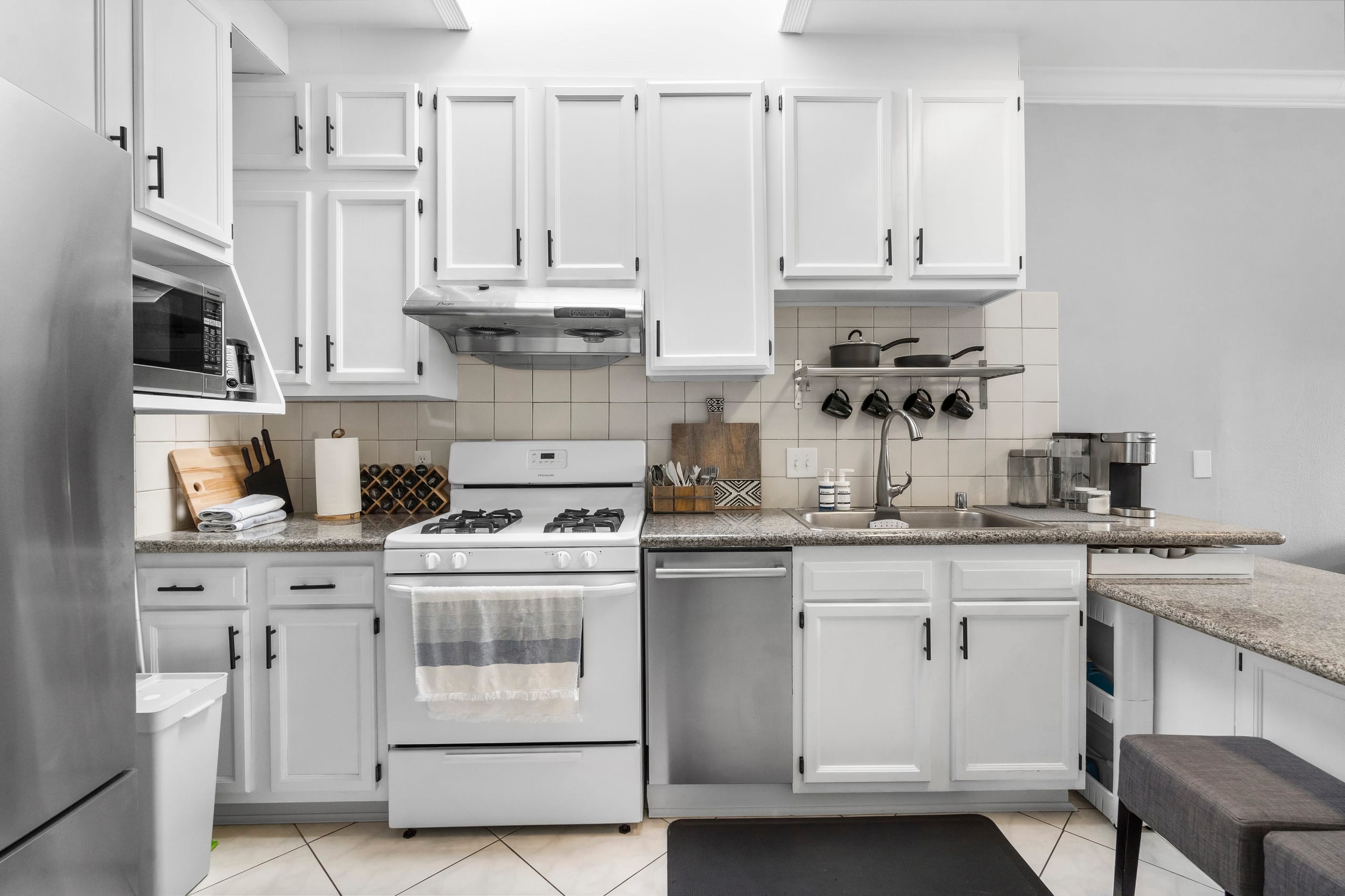 Home in San Francisco · ★4.97 · 3 bedrooms · 3 beds · 2 baths - Image 8