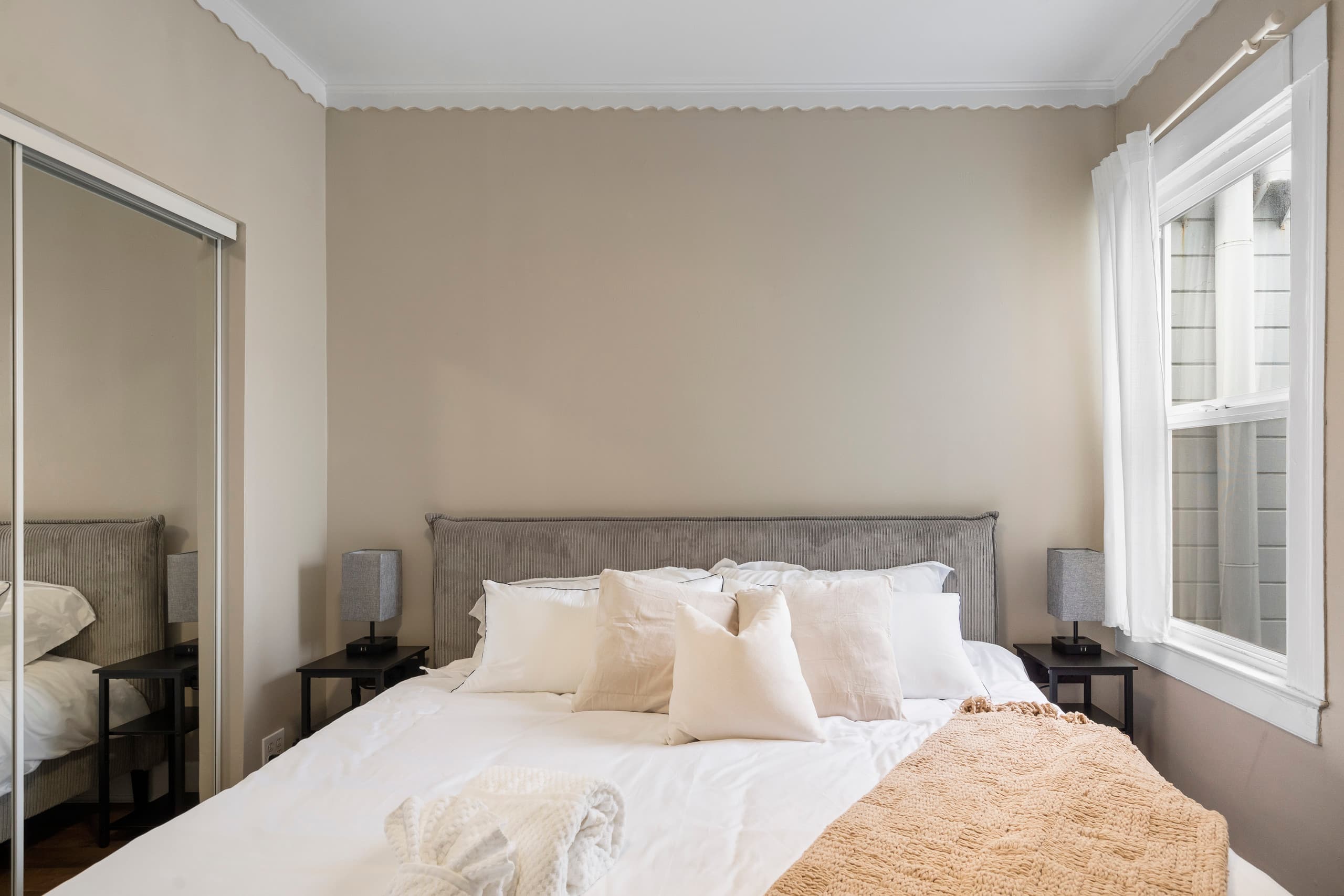 Home in San Francisco · ★4.97 · 3 bedrooms · 3 beds · 2 baths - Image 15