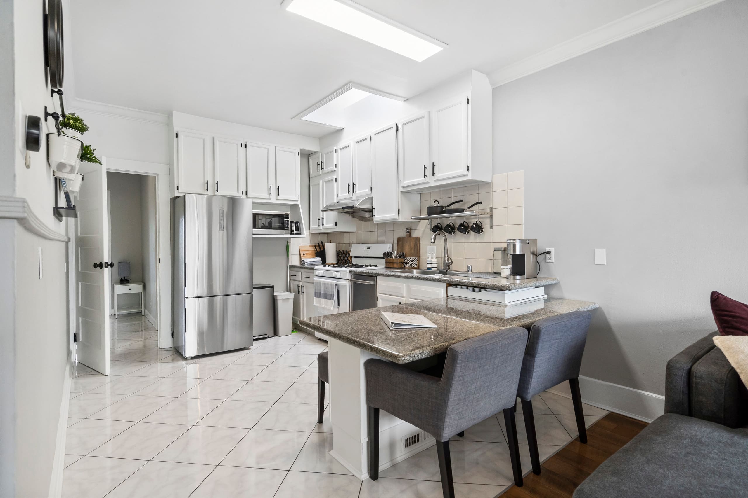 Home in San Francisco · ★4.97 · 3 bedrooms · 3 beds · 2 baths - Image 6