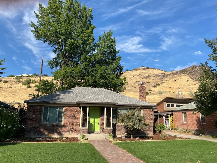 Trails out Backyard! 2Baths2Kingbeds! Fun Vibe! Houses for Rent in