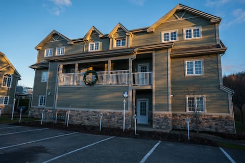 Beautiful ski-in/out condo in Saint-Sauveur