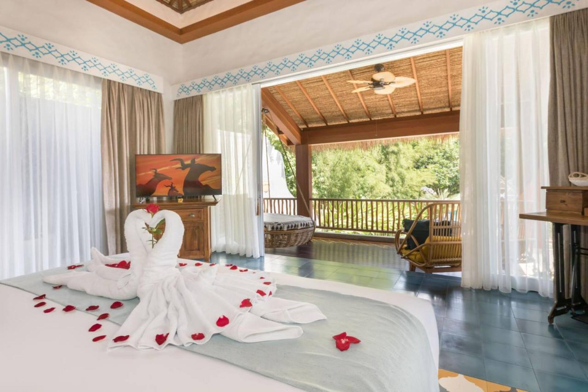 Teakwood Lush Retreat 2 Bedroom Private Villa in Canggu 3