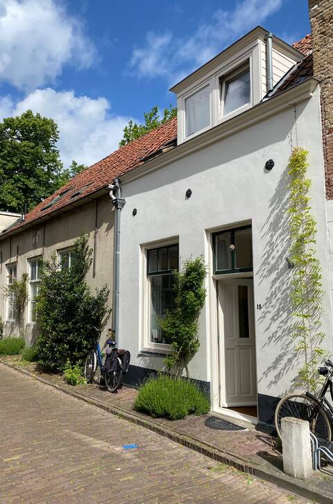 Cozy cottage in the historic center