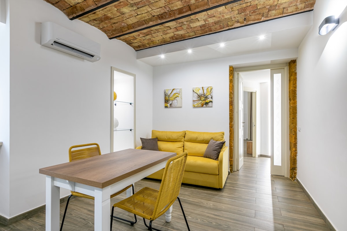 GuestHost - Vittorio Emanuele Charming Flat - Apartments for Rent in ...