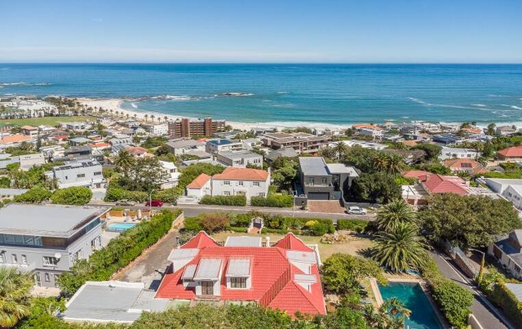 Cape Dutch Mansion in Camps Bay gallery image 5