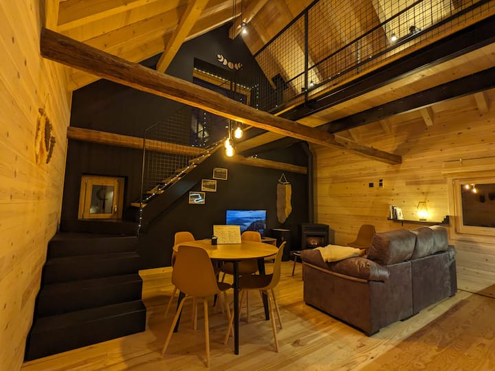 Casa Nornore: Nueva Y De Diseño Con Encanto - Biescas