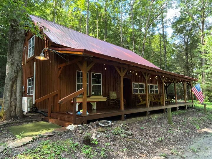 3 bedroom cabin on the Pinhoti trails in Ellijay! Cabins for Rent in