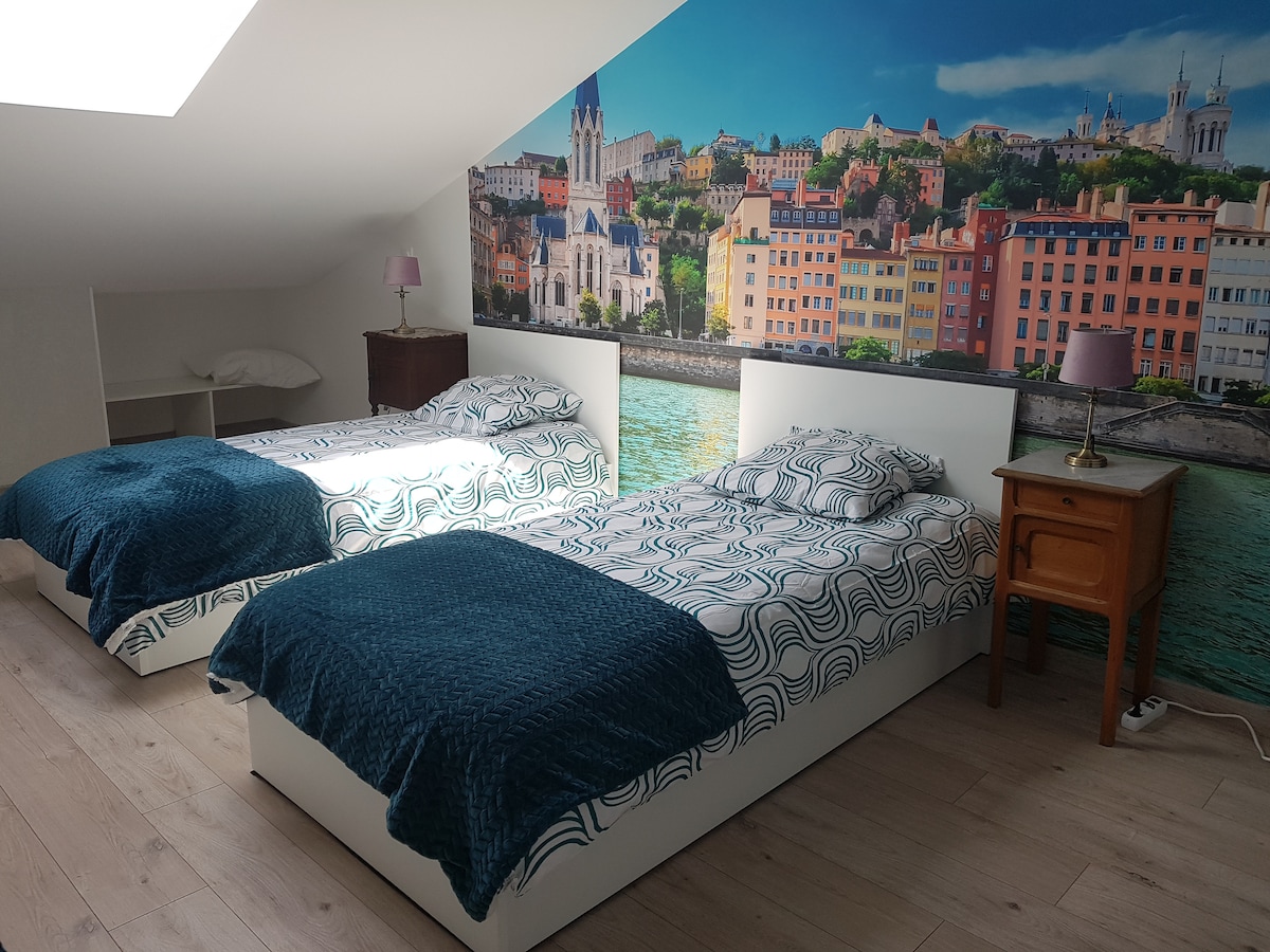 Dhoma e gjumit në Lion me 4 dhoma gjumi