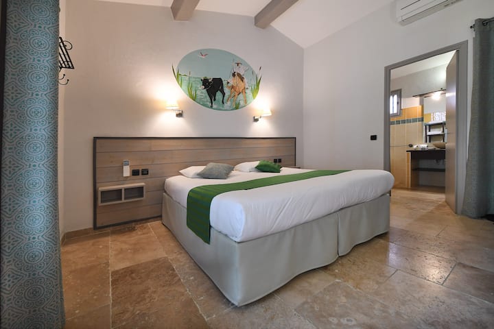 Joli Hôtel Au Coeur De La Camargue Avec Piscine - Saintes-Maries-de-la-Mer