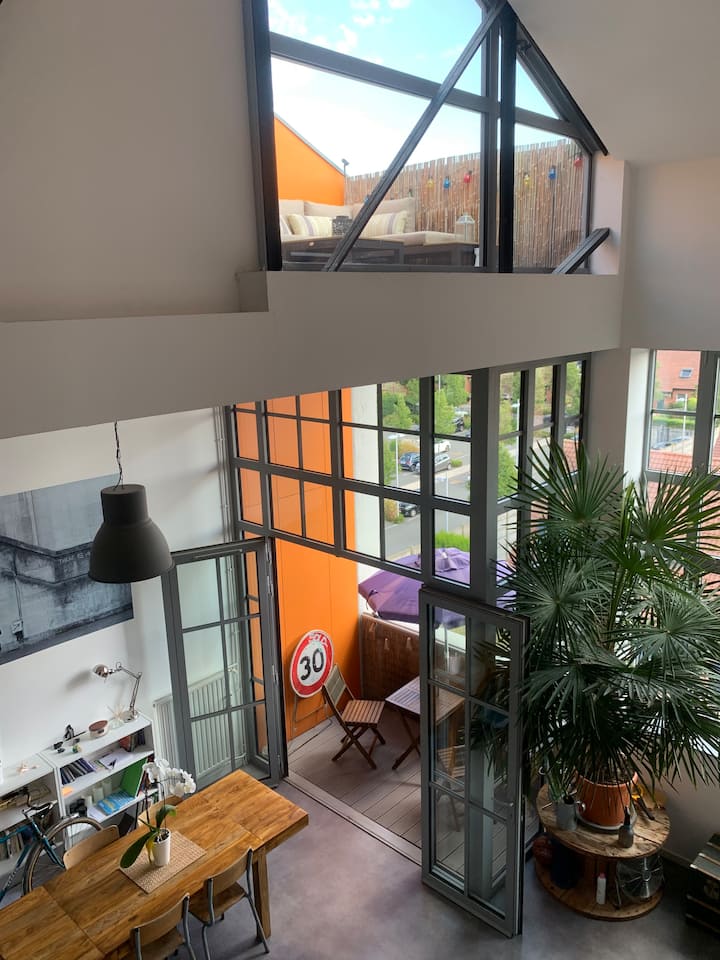 Beautiful loft in residence with parking