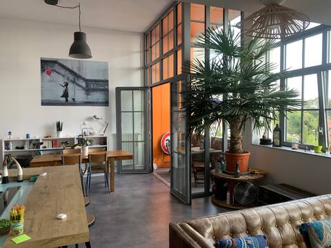 Beautiful loft in residence with parking
