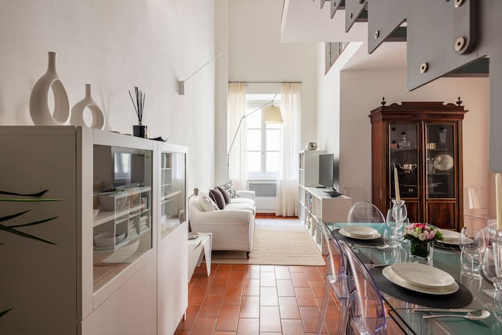 Pergola Luxury – Steps from Duomo