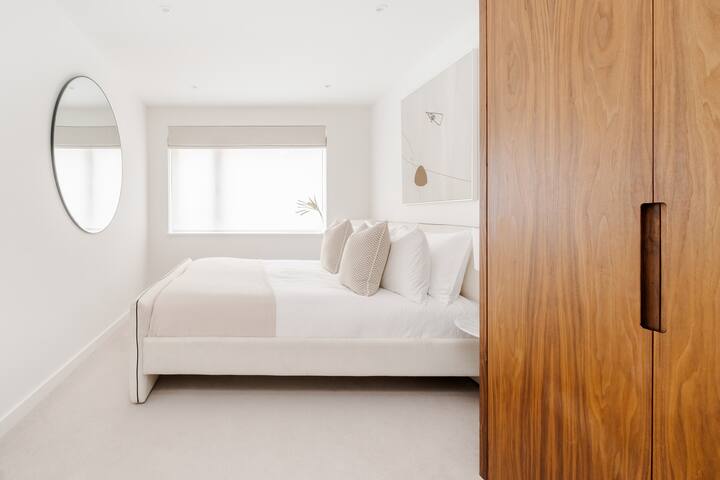 Stunning Mayfair town house by Buckingham Palace gallery image 4