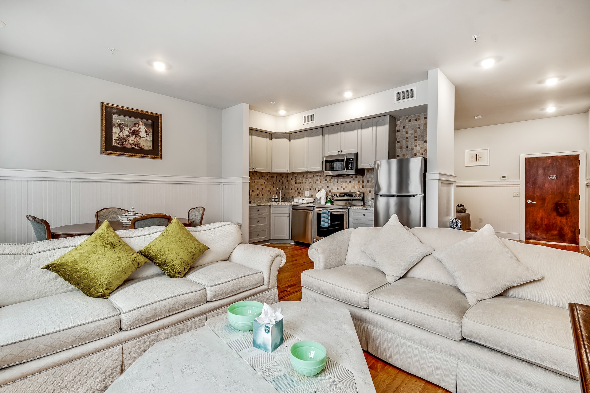 Unit 1, Queen Bed, Wi-Fi, Elevator @ Old City