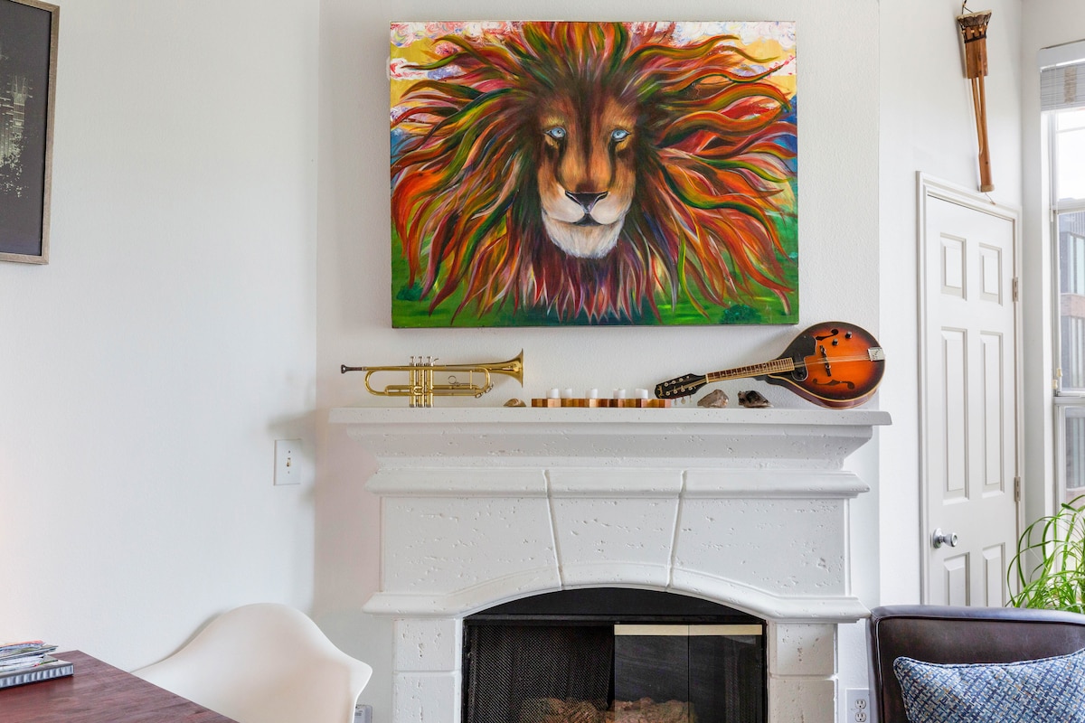 The Water Sol | Stylish Austin Treehouse Vibes