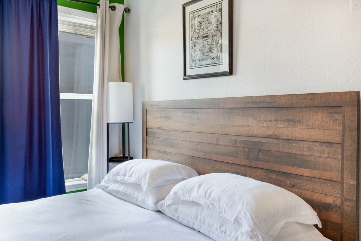 The Water Sol | Stylish Austin Treehouse Vibes