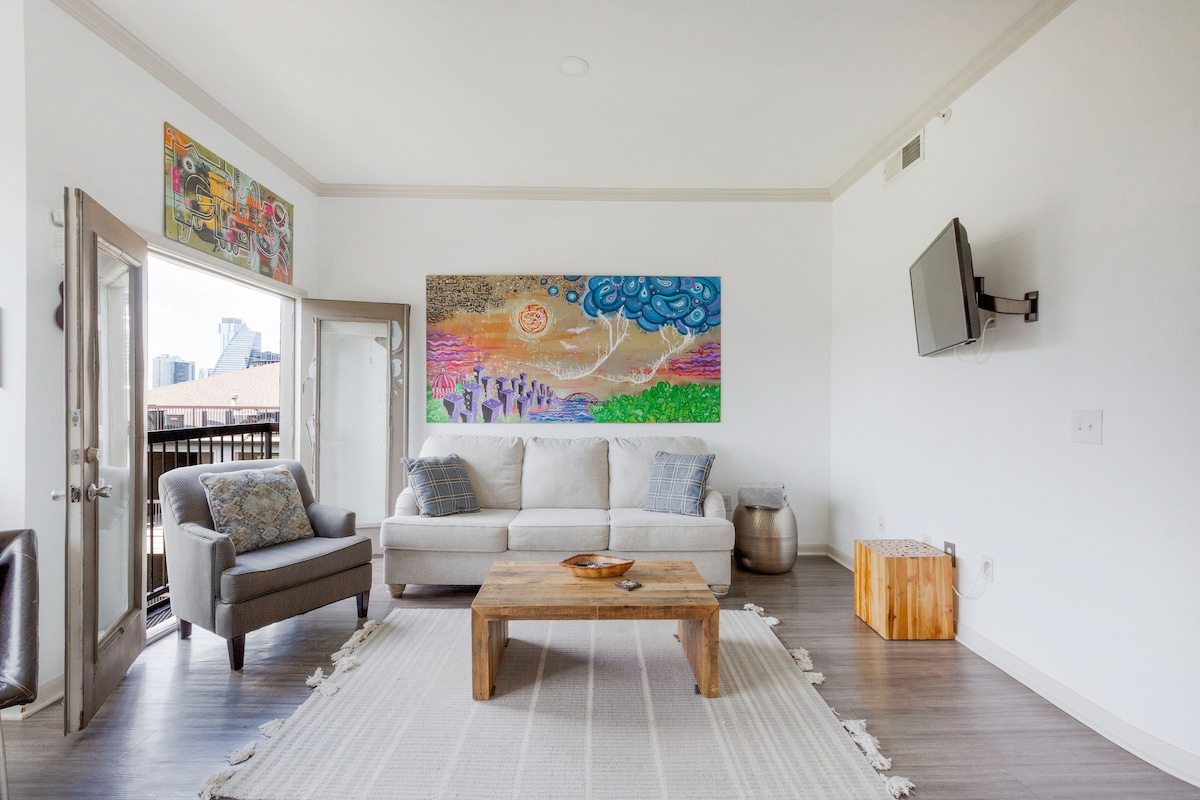 The Water Sol | Stylish Austin Treehouse Vibes