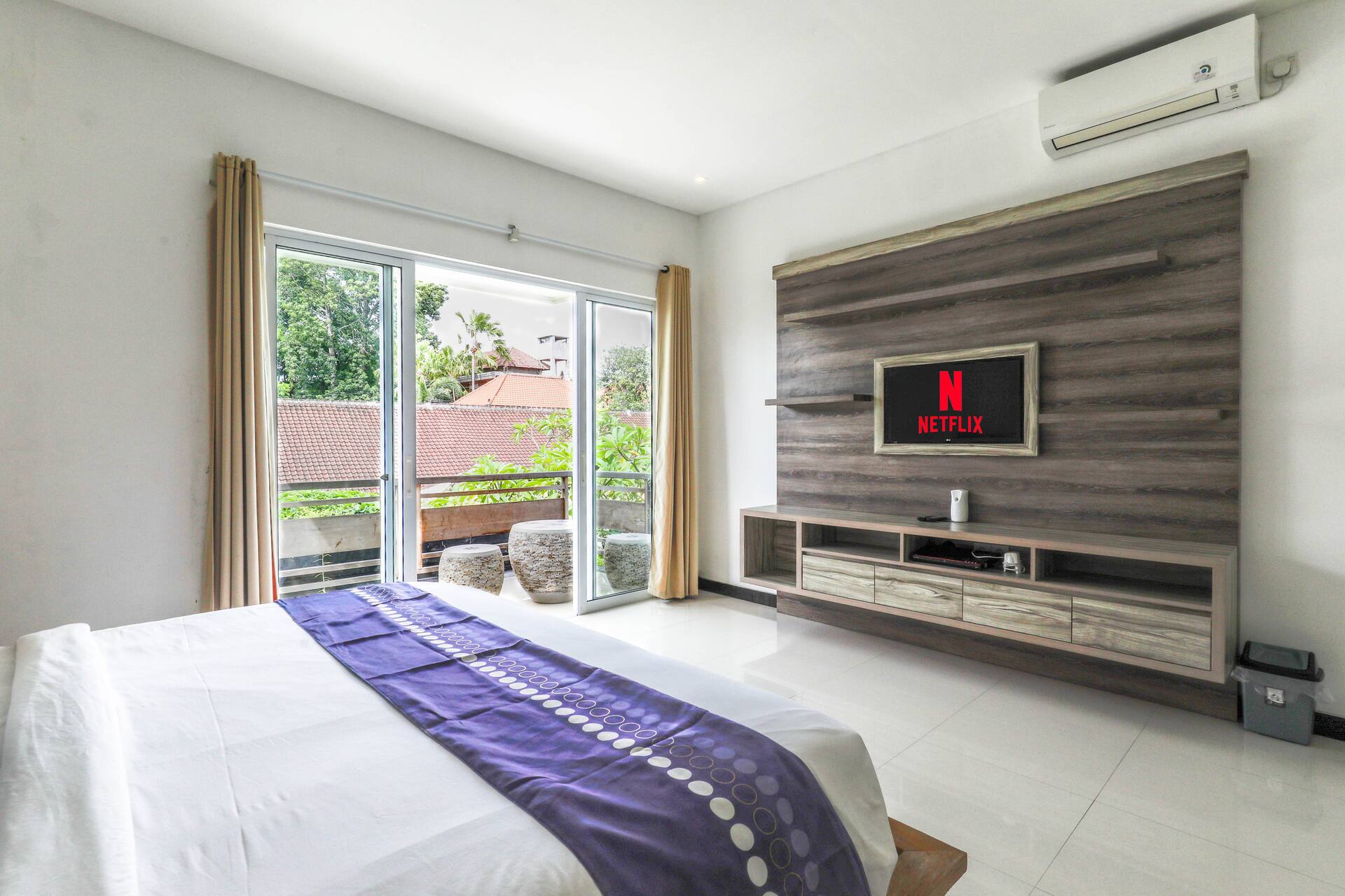 Stylish Central Oasis 3 Bedroom Private Villa in Legian 2