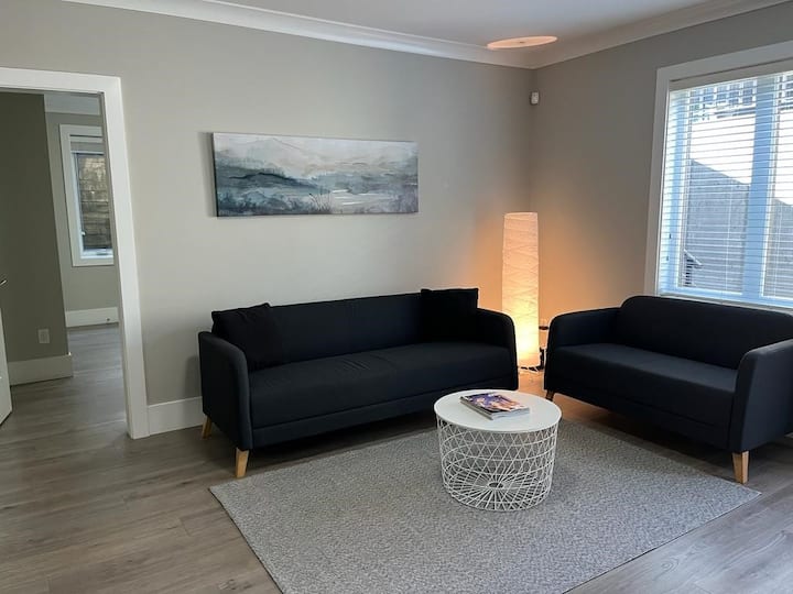 * Cosy Large 2-bed Apt, White Rock, Free Parking * - Blaine, WA