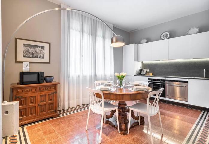 Ca’ delle Contesse – Luxury waterfront apartment gallery image 5