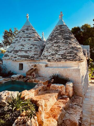 Ostuni: In Trullo Veritas Stupendo con Piscina gallery image 5