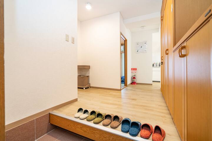 3-min walk from station! family theater!96㎡ house! gallery image 4