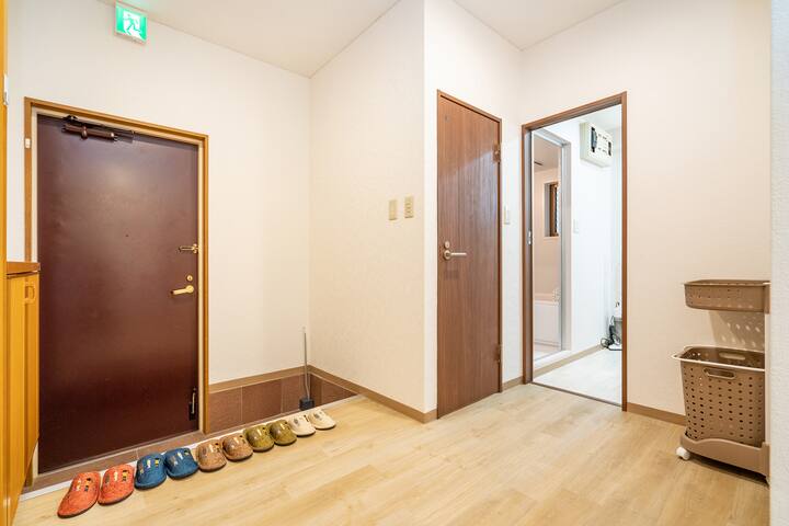 3-min walk from station! family theater!96㎡ house! gallery image 5