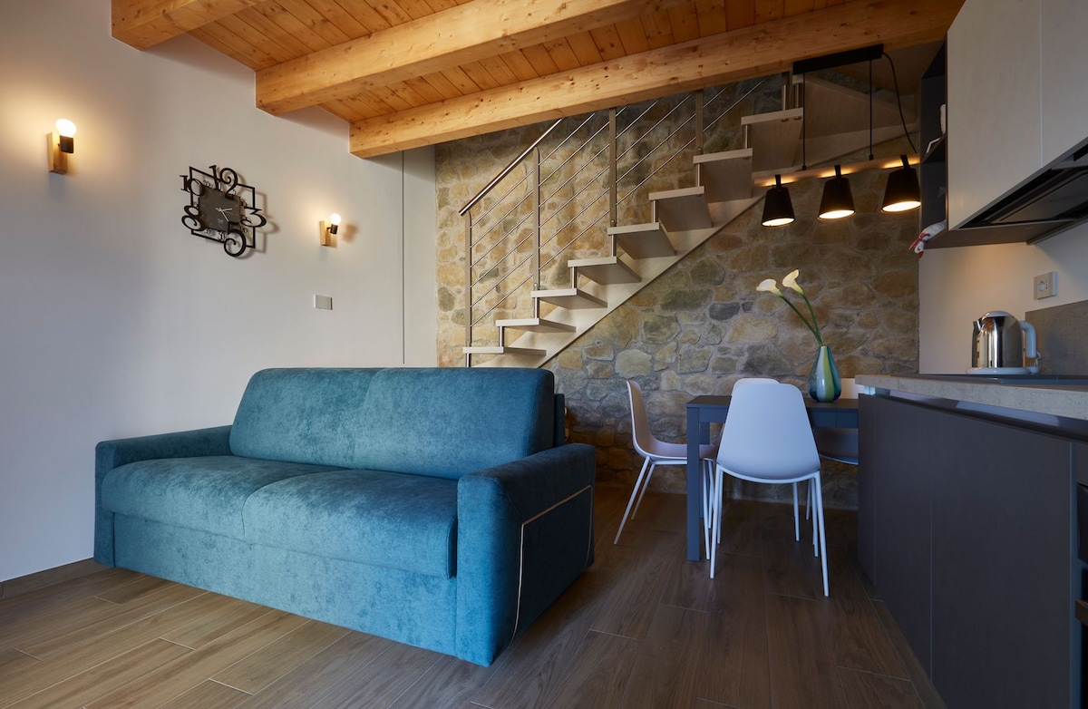 Successful Airbnb property: Luigia's court (097083CNI00004) in Lecco