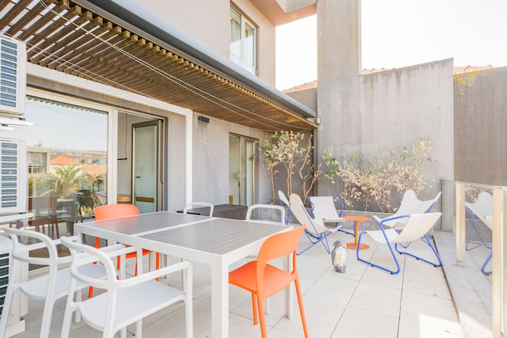 Huge Terrace/2BR 2BTH/AC/Office near Bolhão Market