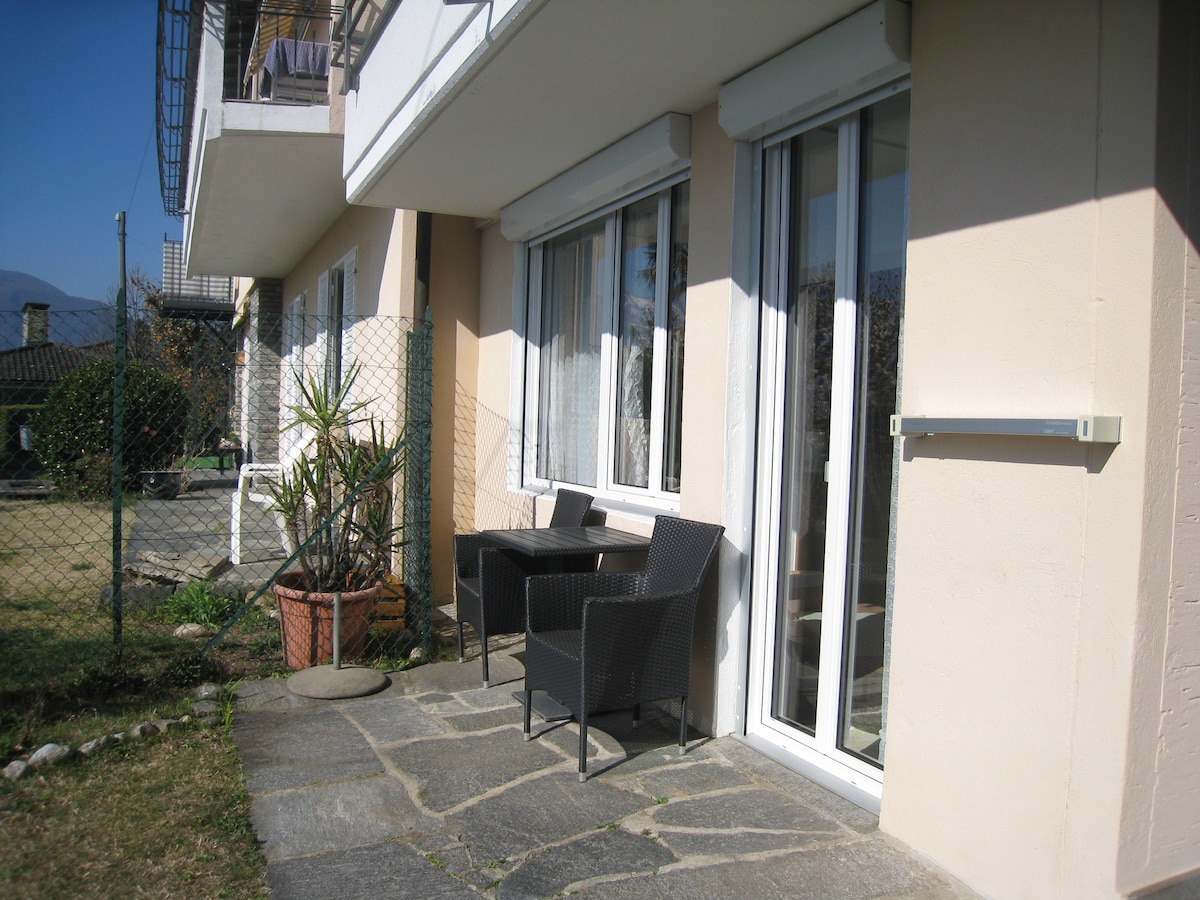 Successful Airbnb property: Garden apartment with lake view NL-00002778 in Ticino