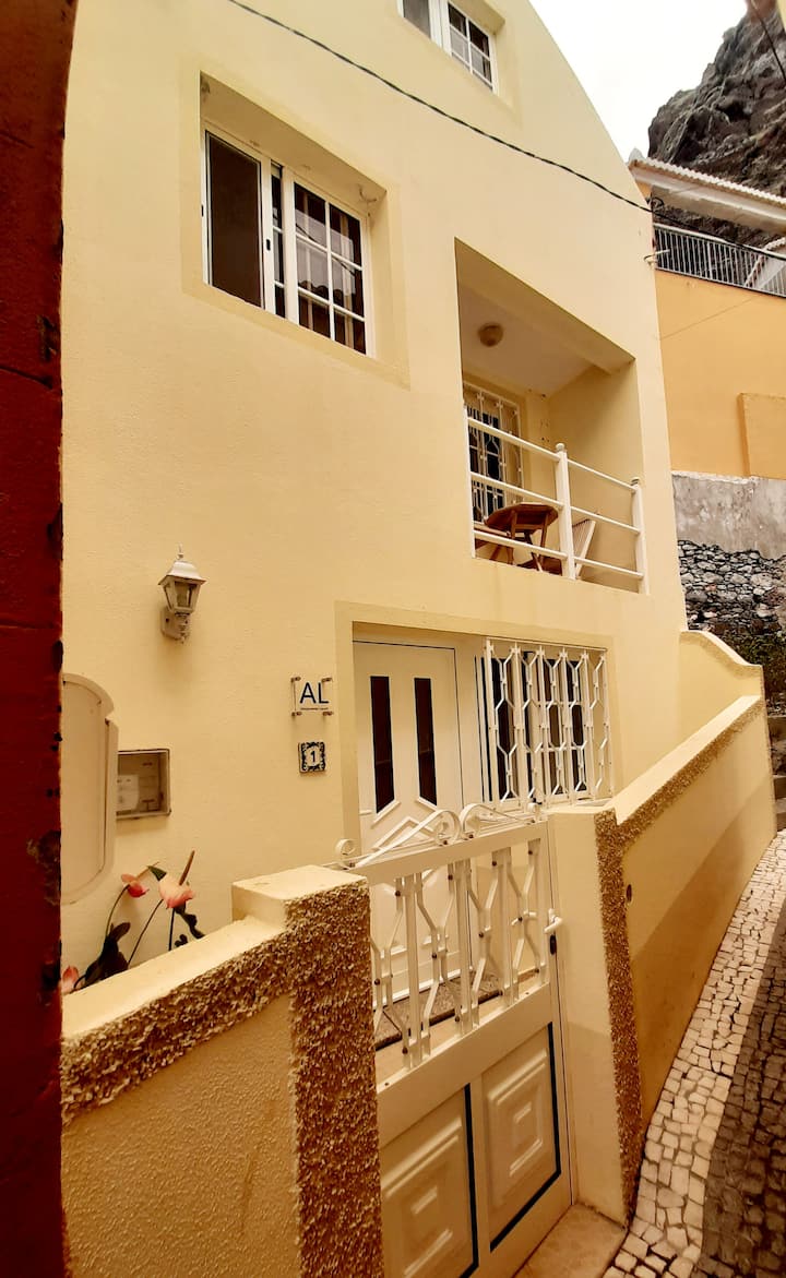 Harbour Hideaway Traditional Village House - Paul do Mar