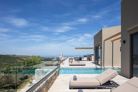 Successful Airbnb property: Eforasis Villa I, with Heated Spa Whirlpool in Περιφερειακή Ενότητα Ρεθύμνης