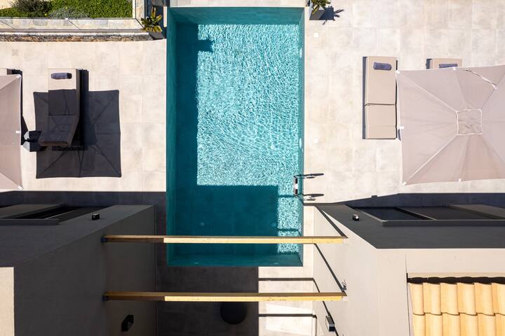 Eforasis Villa I, with Heated Spa Whirlpool gallery image 5