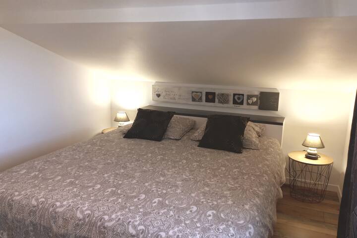 CHAMBRE PRINCIPALE ETAGE