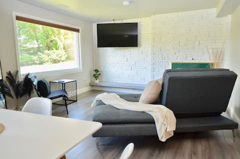 Adorable 1 Bedroom in Heart of Sudbury