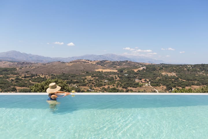 Eforasis Villa II, with Heated Spa Whirlpool